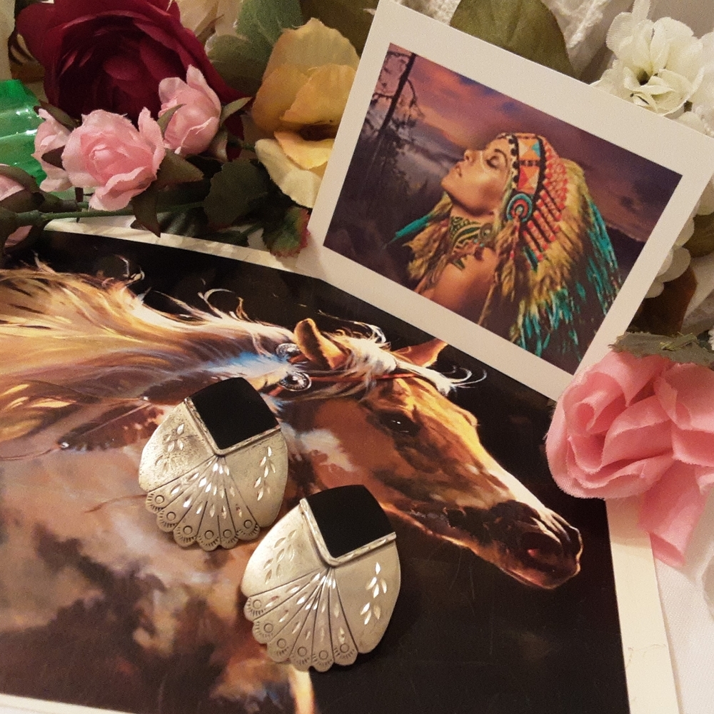 VINTAGE 1980'S SILVER CLOUD NATIVE AMERICAN ONYX DIAMOND CUT EARRINGS, 12 GRAMS